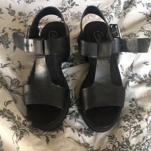 Black platform sandals worn once size 7